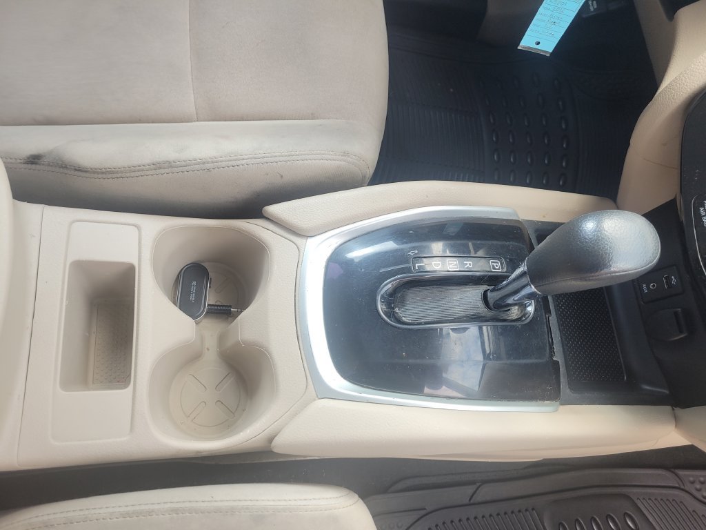 Used 2016 Nissan Rogue S FWD image 27