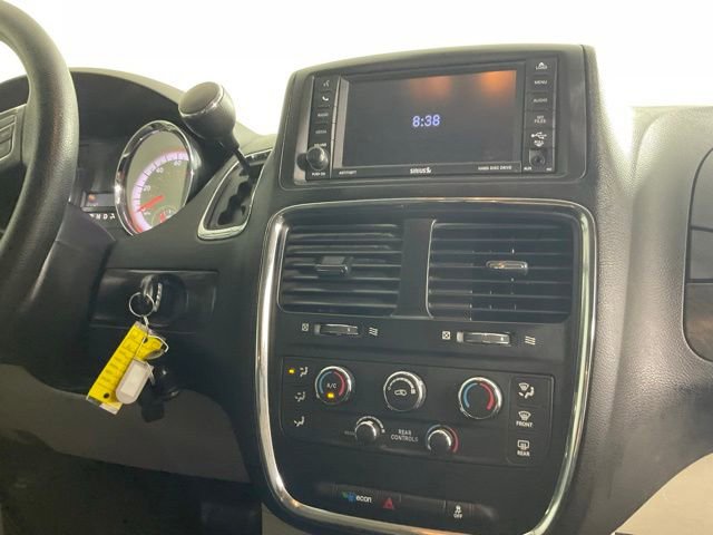 Used 2020 Dodge Grand Caravan SE w/ UConnect Hands-Free Group FWD image 19