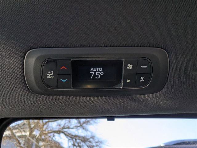 Certified 2026 Chrysler Pacifica Select image 22