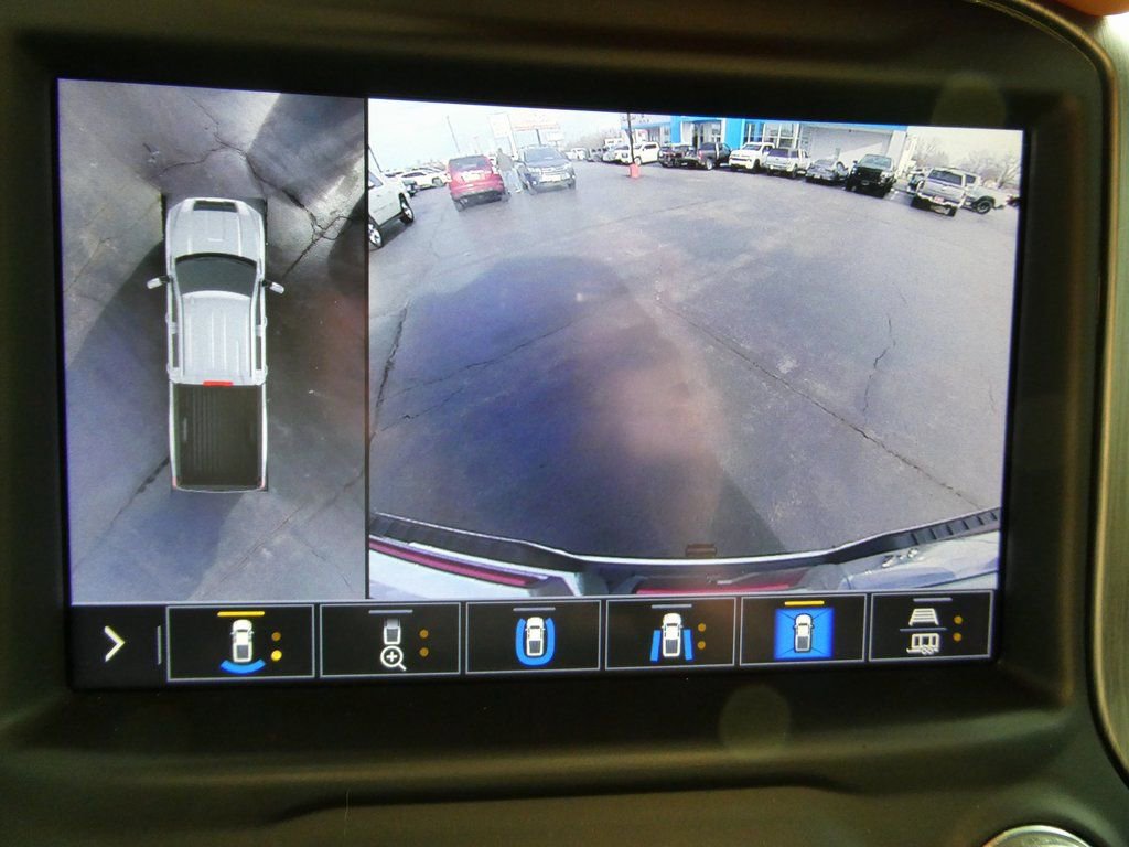 Used 2023 GMC Sierra 3500 Denali w/ Denali Ultimate Package image 31