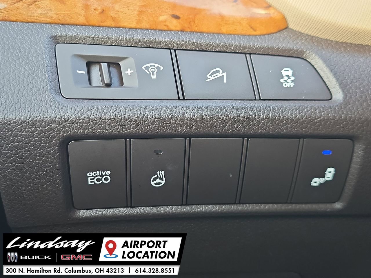 Used 2015 Hyundai Santa Fe Sport w/ Option Group 04 image 18