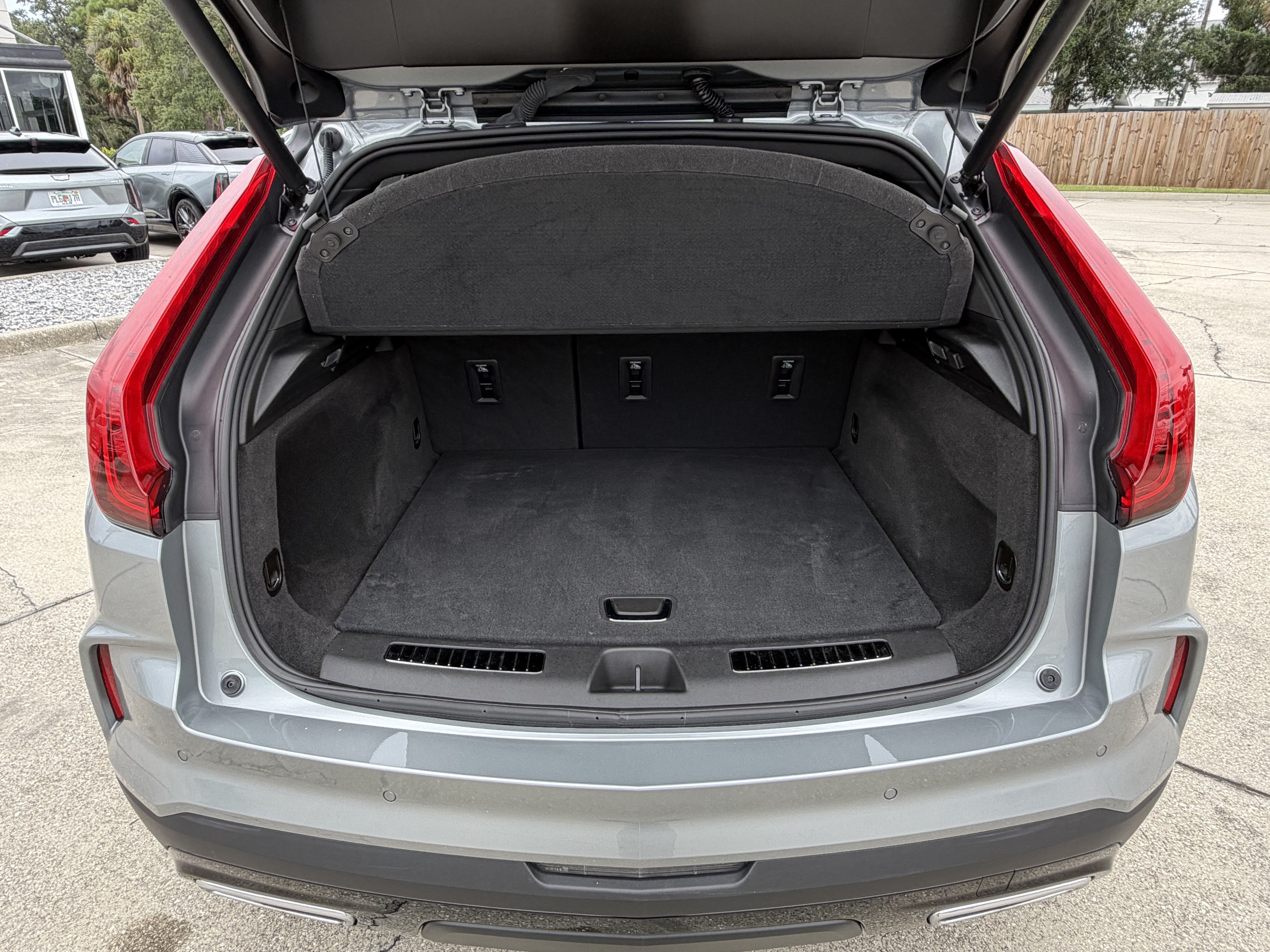 Certified 2024 Cadillac XT4 Premium Luxury FWD image 11