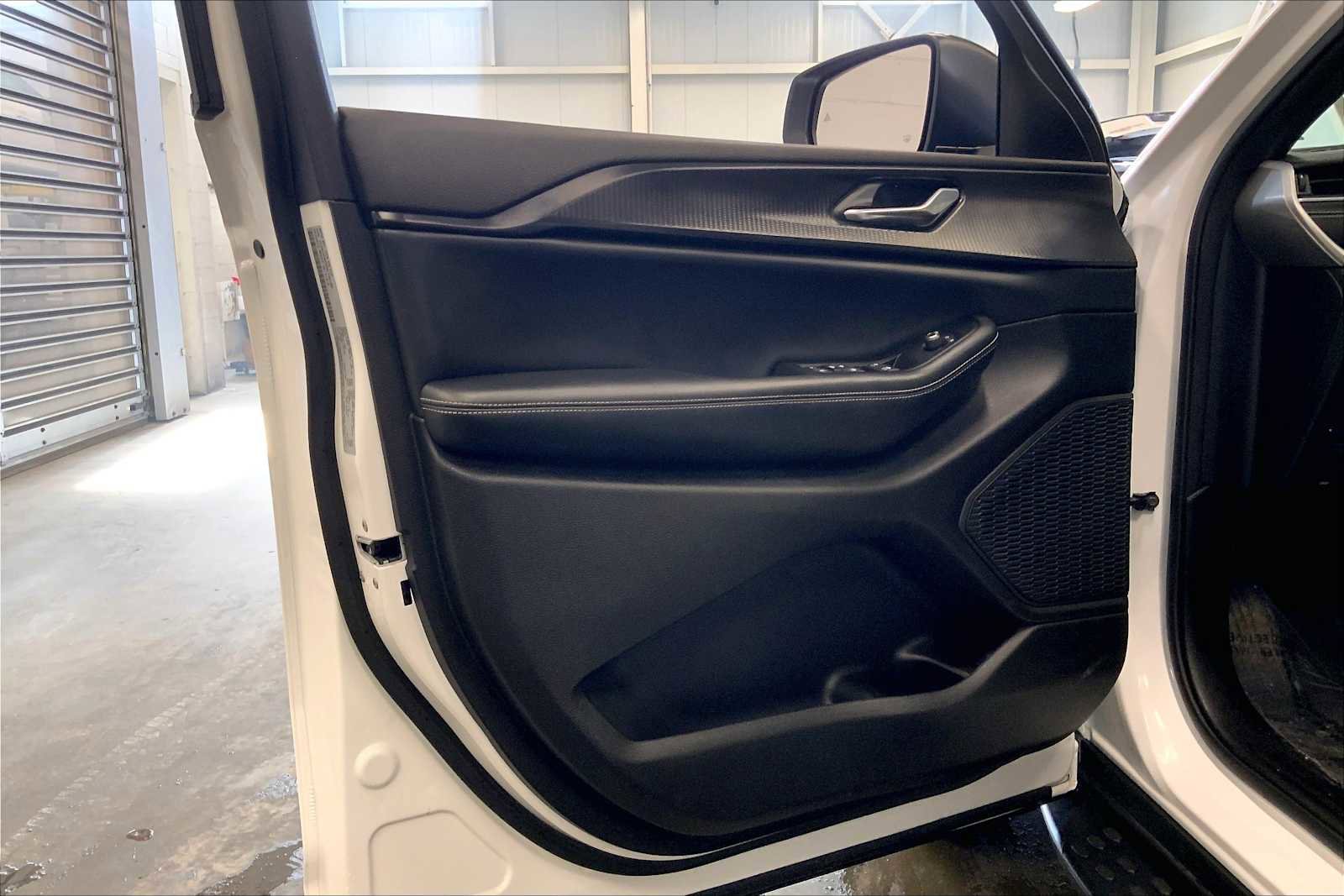 Used 2024 Jeep Grand Cherokee Laredo X w/ Trailer Tow Package image 22