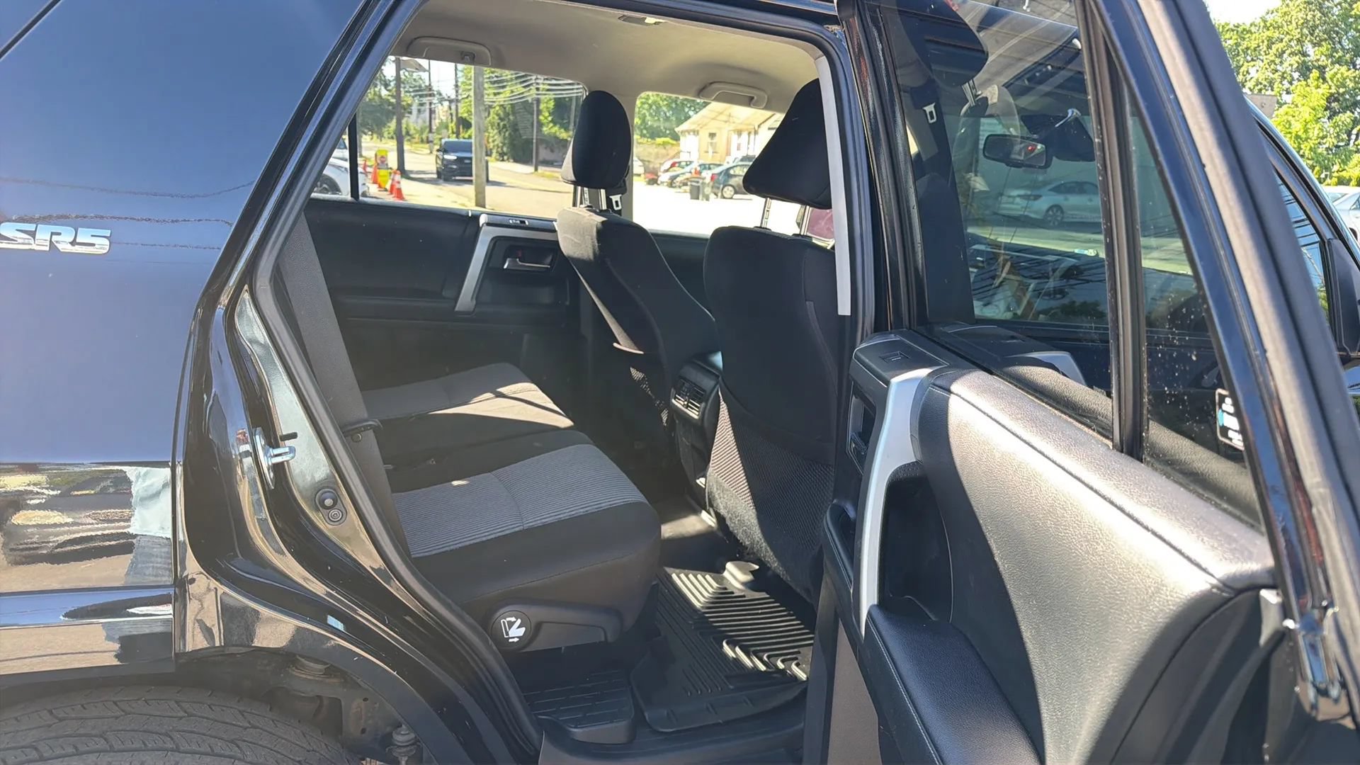 Used 2021 Toyota 4Runner SR5 AWD/4WD image 25