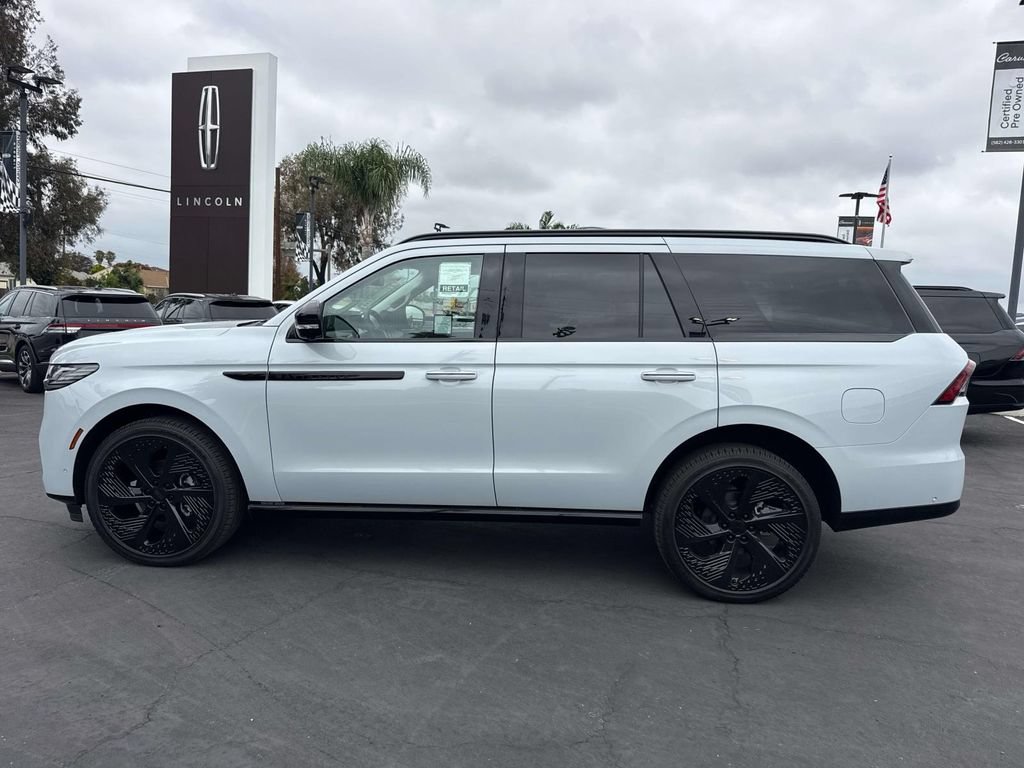 New 2025 Lincoln Navigator Reserve AWD/4WD image 5