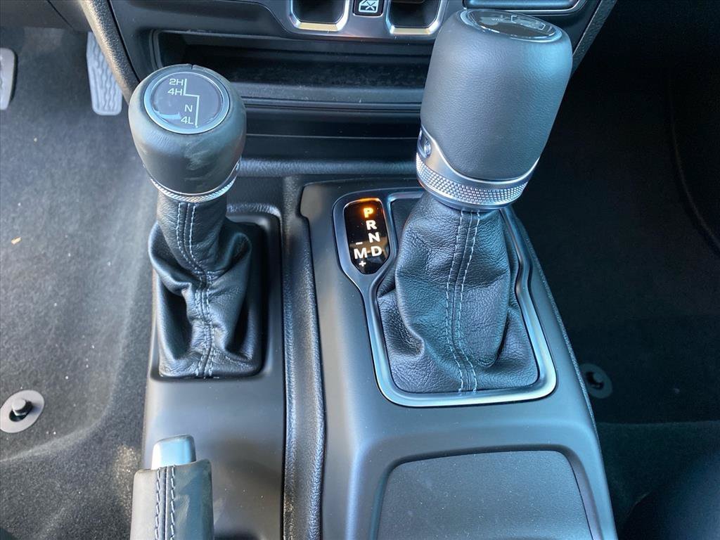 New 2026 Jeep Wrangler Unlimited Sahara w/ Technology Group AWD/4WD image 8