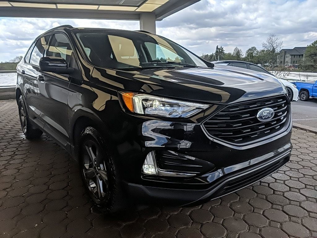 Used 2023 Ford Edge SEL w/ Sport Appearance Package AWD/4WD image 4