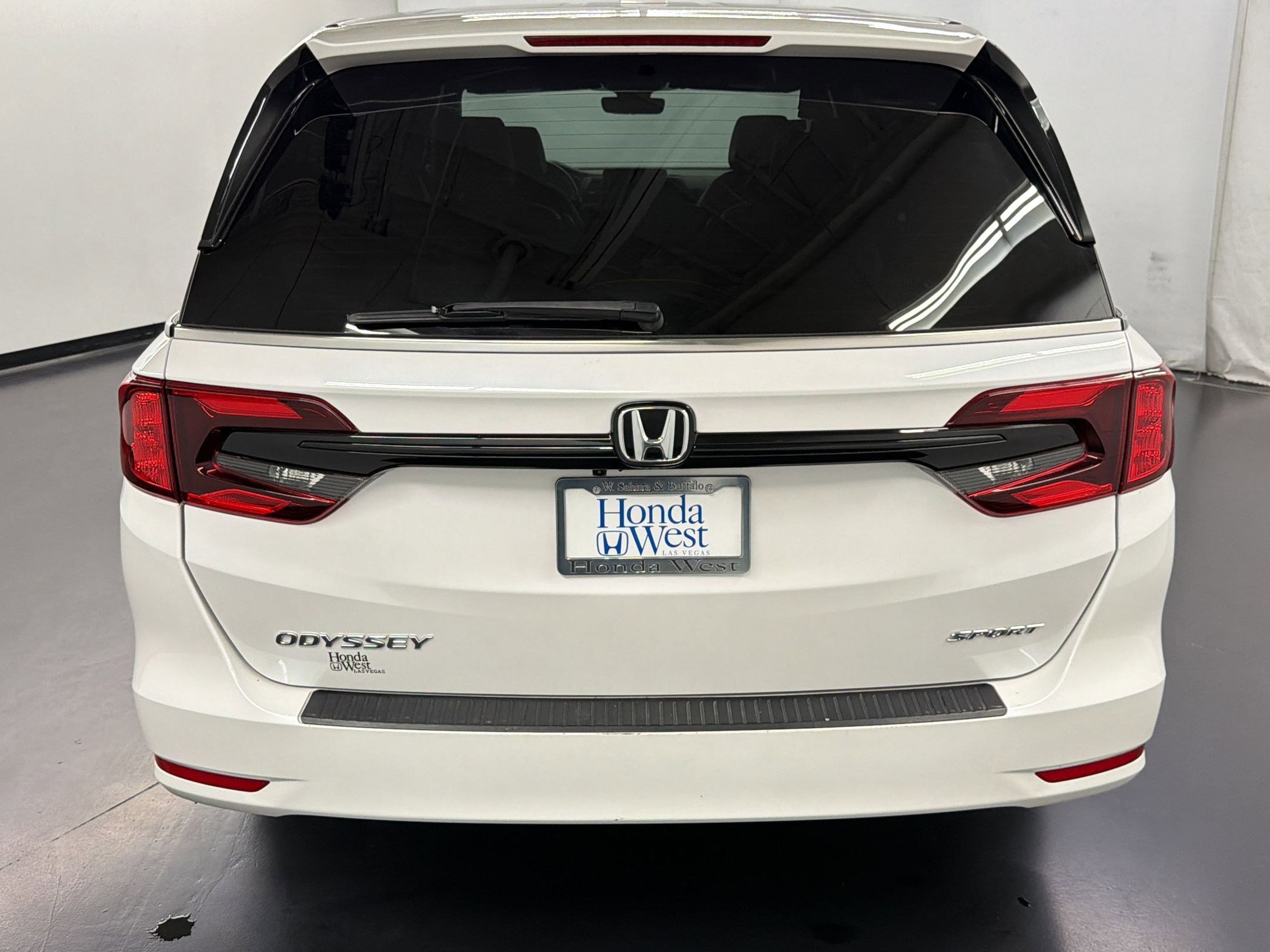 Certified 2023 Honda Odyssey Sport image 10