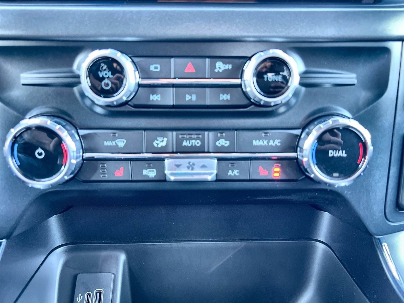 Certified 2025 Ford F150 XLT w/ Equipment Group 302A MID image 21