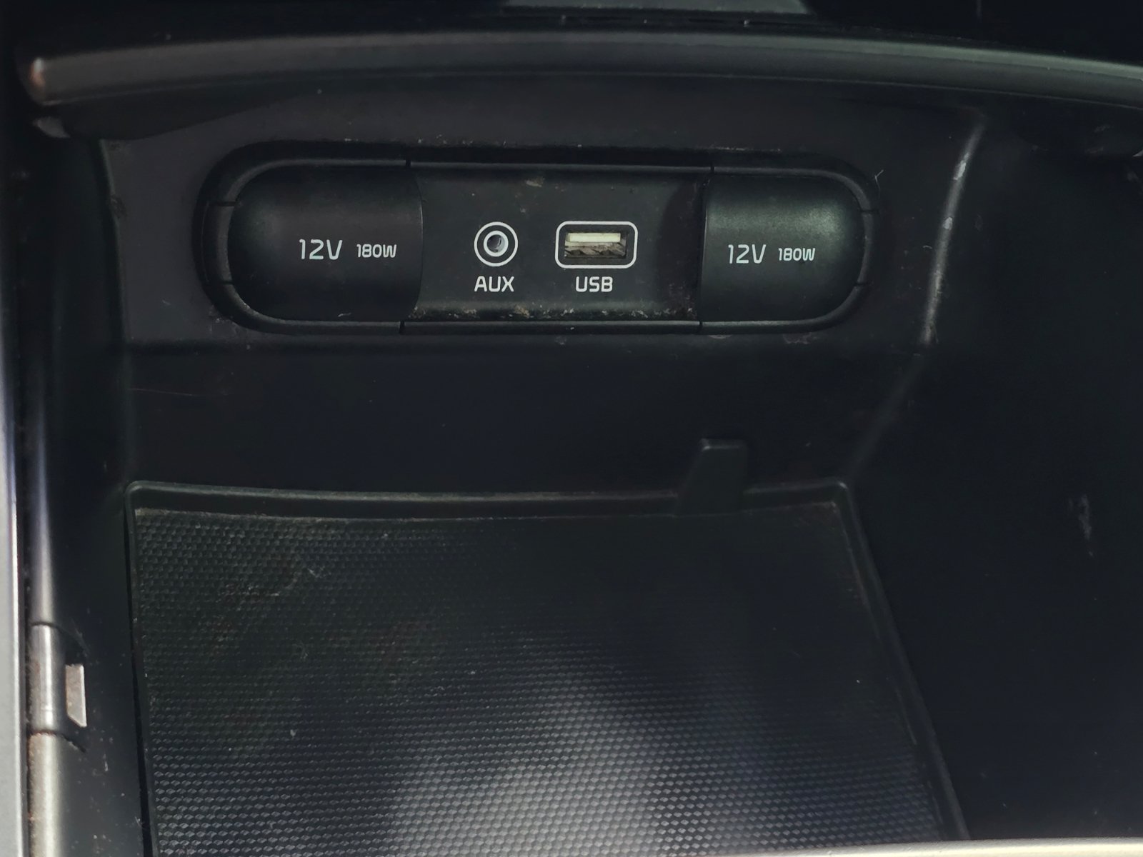 Used 2020 Kia Sorento LX FWD image 19