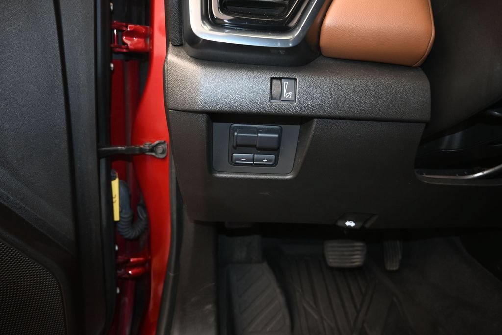 Used 2023 GMC Canyon AT4 w/ AT4 Premium Package AWD/4WD image 12