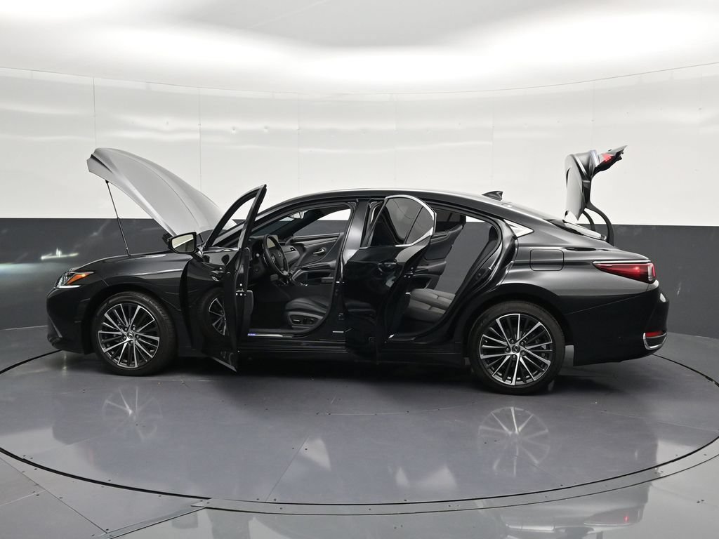 Used 2025 Lexus ES 300h w/ Premium Package FWD image 46
