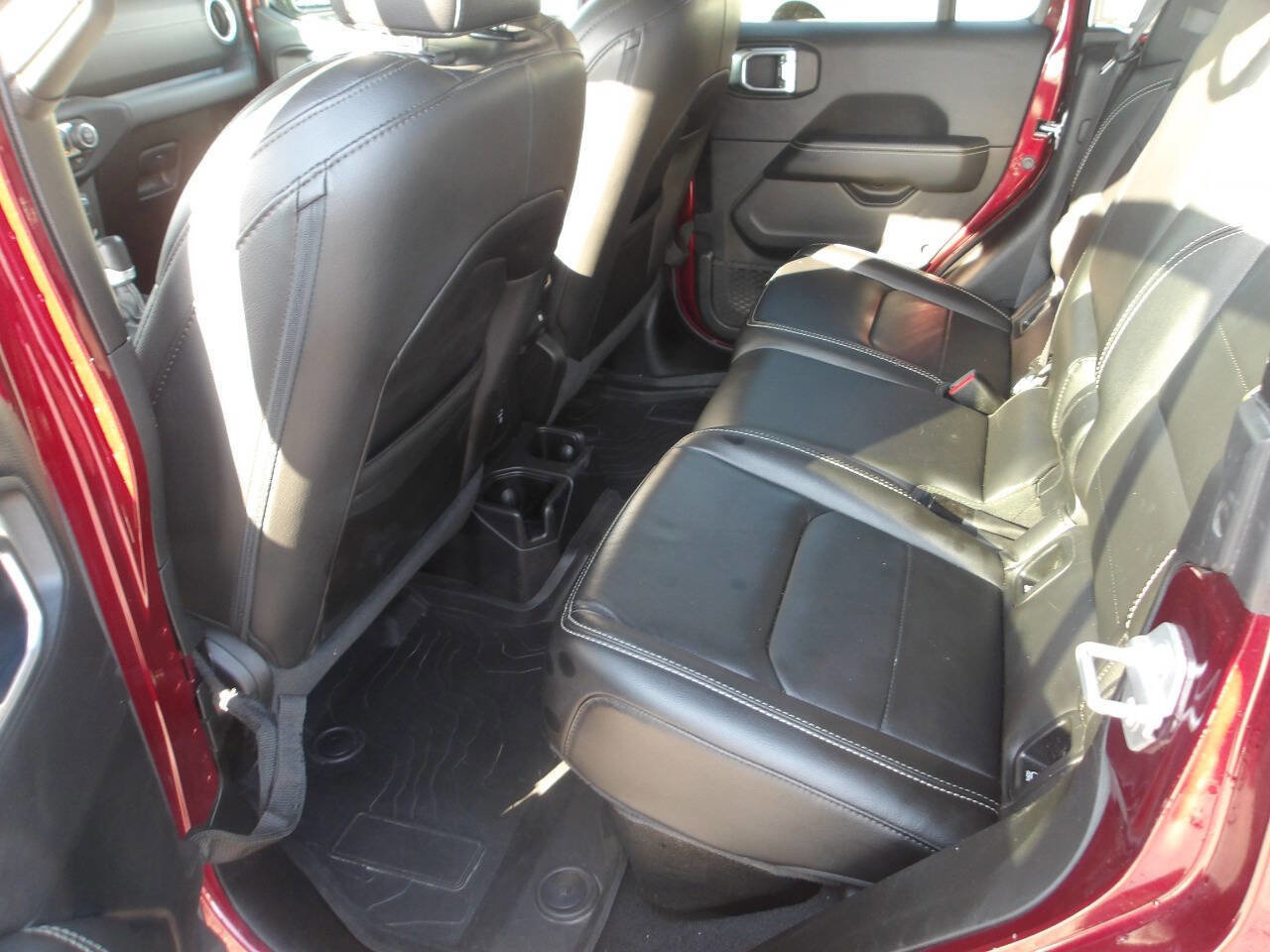 Used 2021 Jeep Gladiator Overland image 15