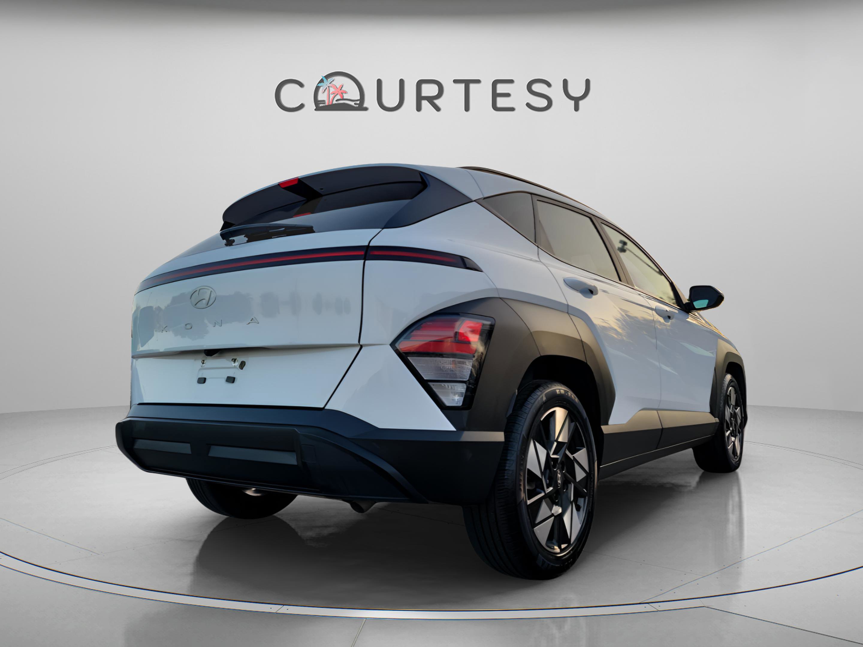 Used 2024 Hyundai Kona SEL image 4