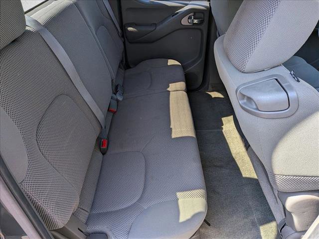 Used 2013 Nissan Frontier SV image 18