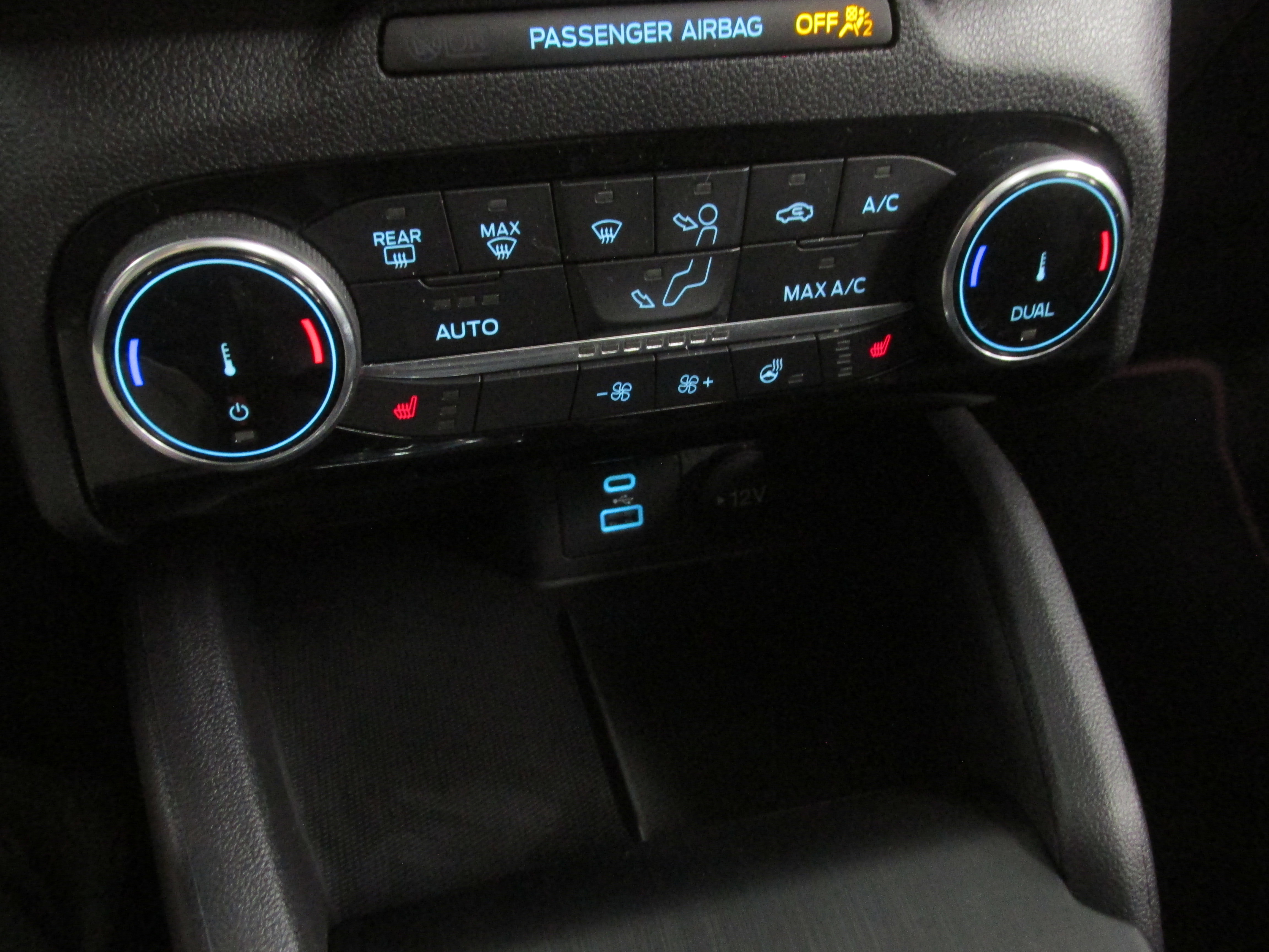 Used 2022 Ford Escape SEL w/ SEL Stealth AWD Package image 37