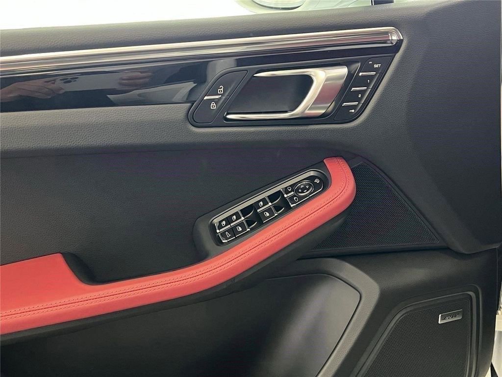 New 2026 Porsche Macan AWD/4WD image 14