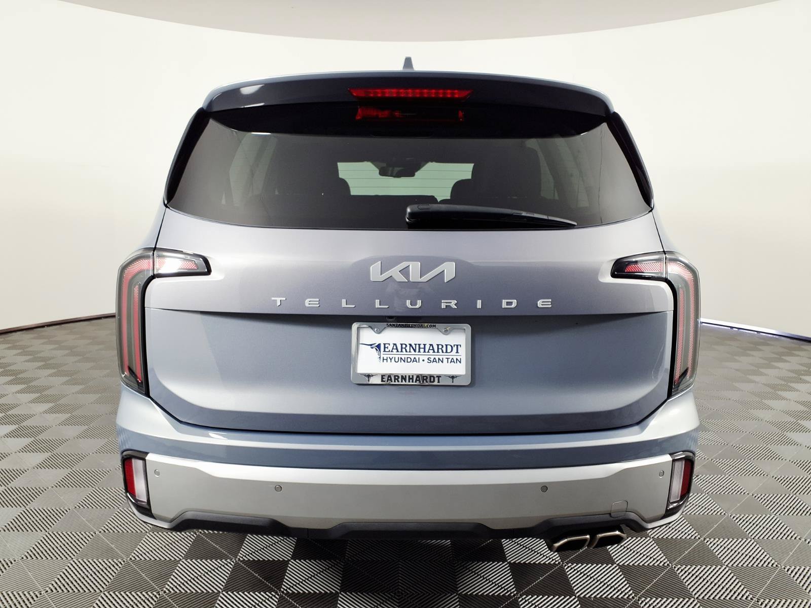 Used 2023 Kia Telluride EX w/ EX Captain's Chair Package FWD image 5