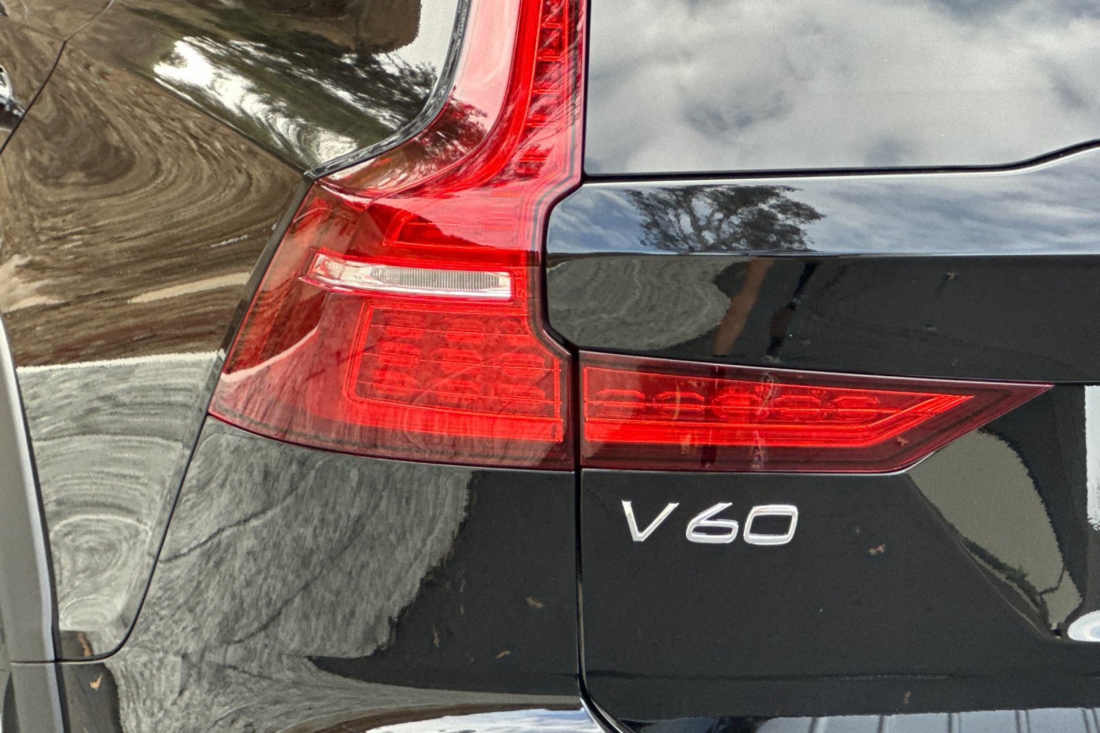 New 2026 Volvo V60 B5 Cross Country Plus w/ Climate Package image 7