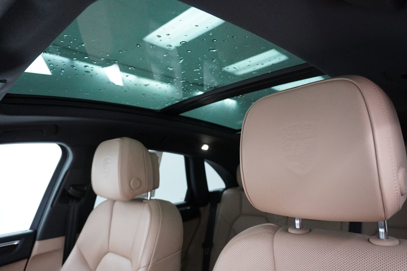 Certified 2023 Porsche Macan Turbo image 24