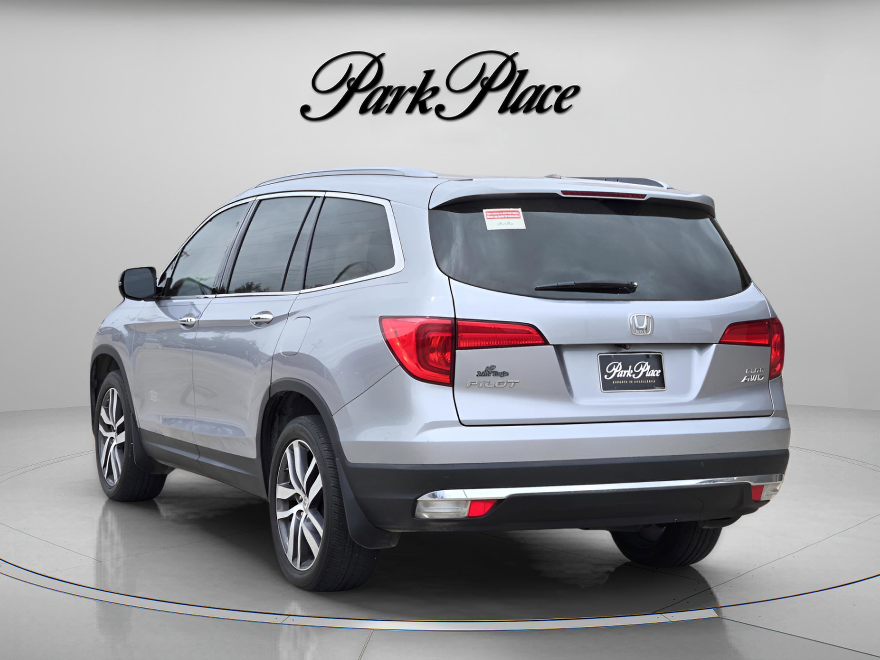 Used 2016 Honda Pilot Elite image 3