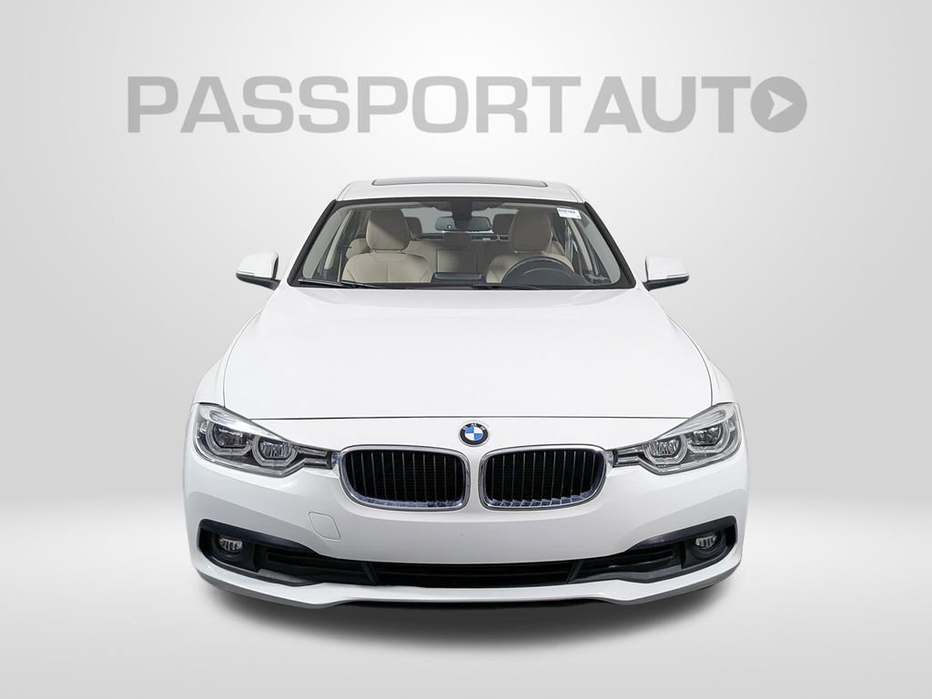 Used 2018 BMW 320i Sedan RWD image 10