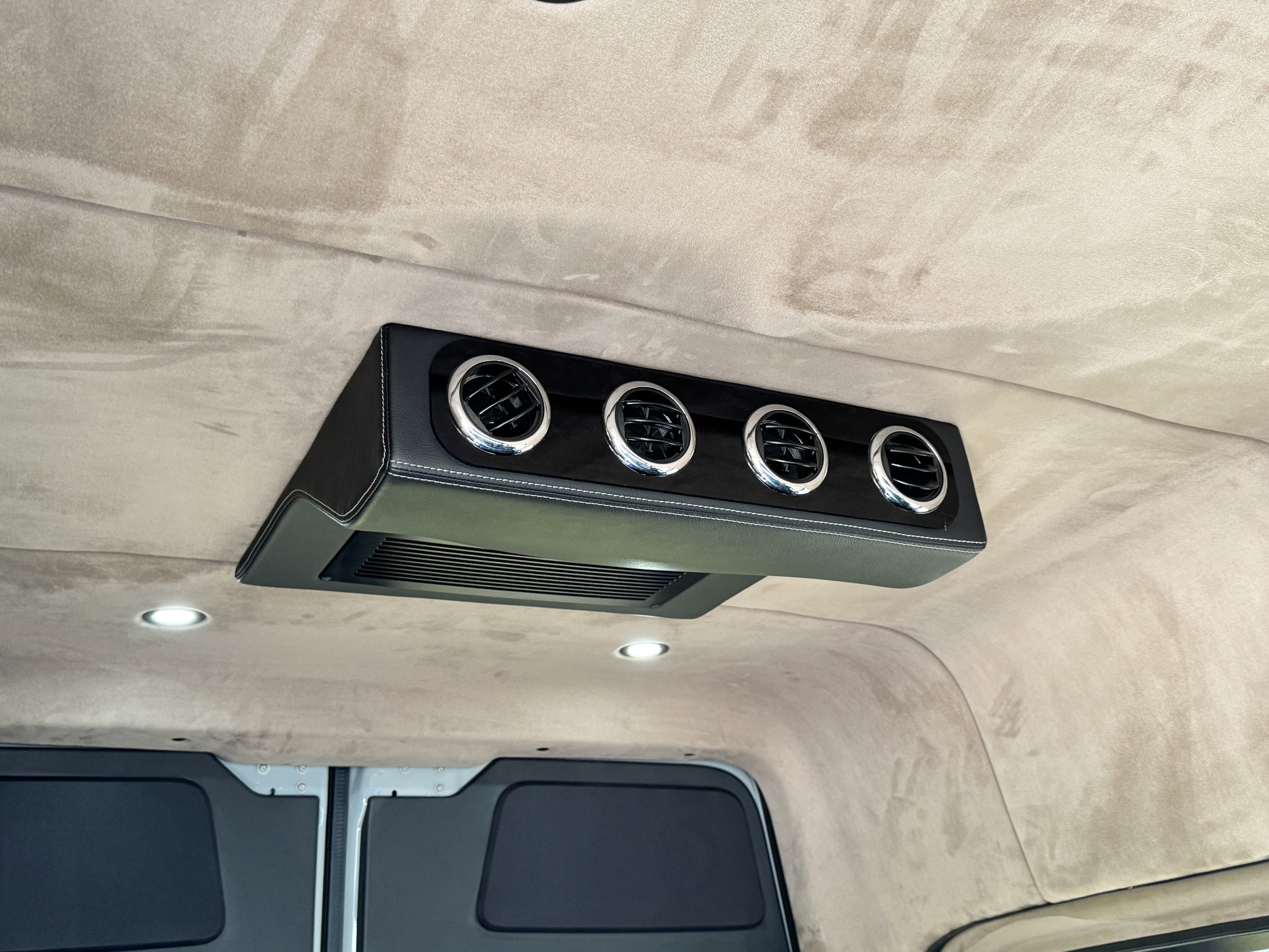 Used 2023 Mercedes-Benz Sprinter 2500 image 28