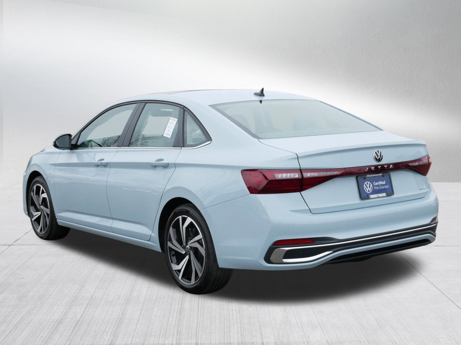 Certified 2025 Volkswagen Jetta SEL image 5