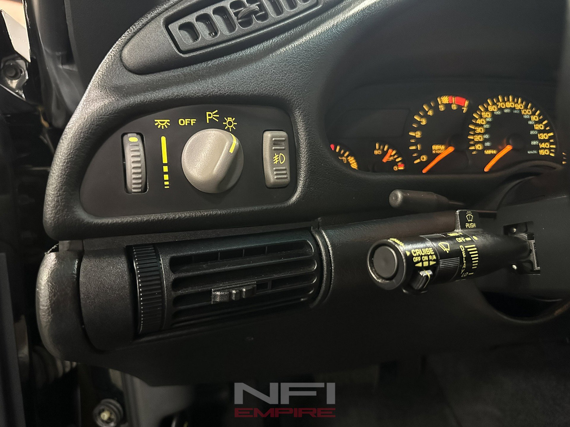 Used 1993 Chevrolet Camaro Z28 image 30