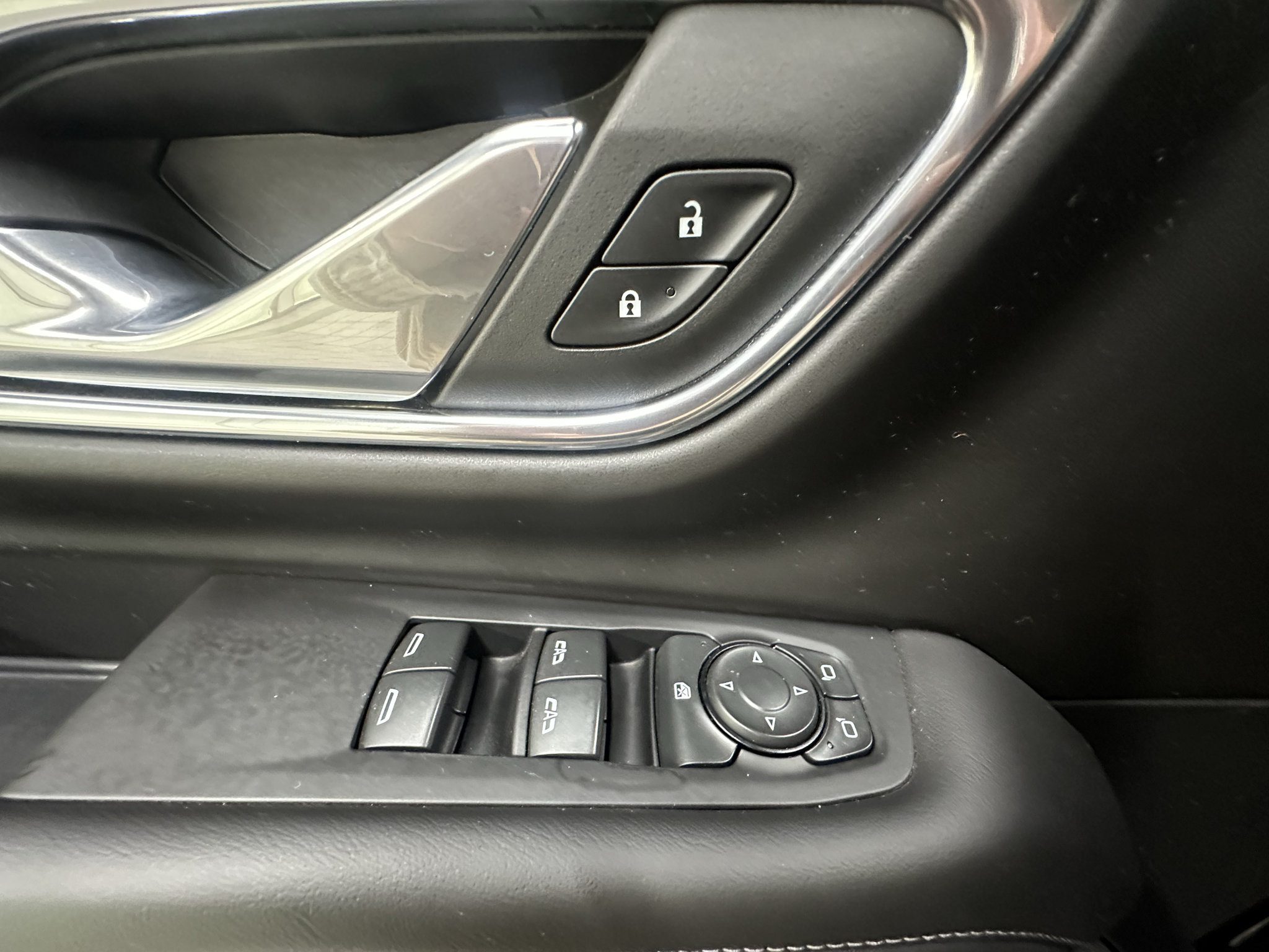 Used 2023 Chevrolet Tahoe LS AWD/4WD image 22