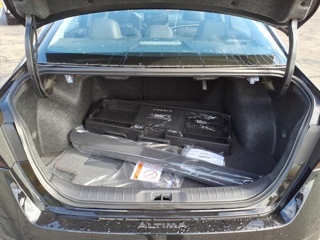 New 2025 Nissan Altima 2.5 SR w/ SR Premium Package image 11