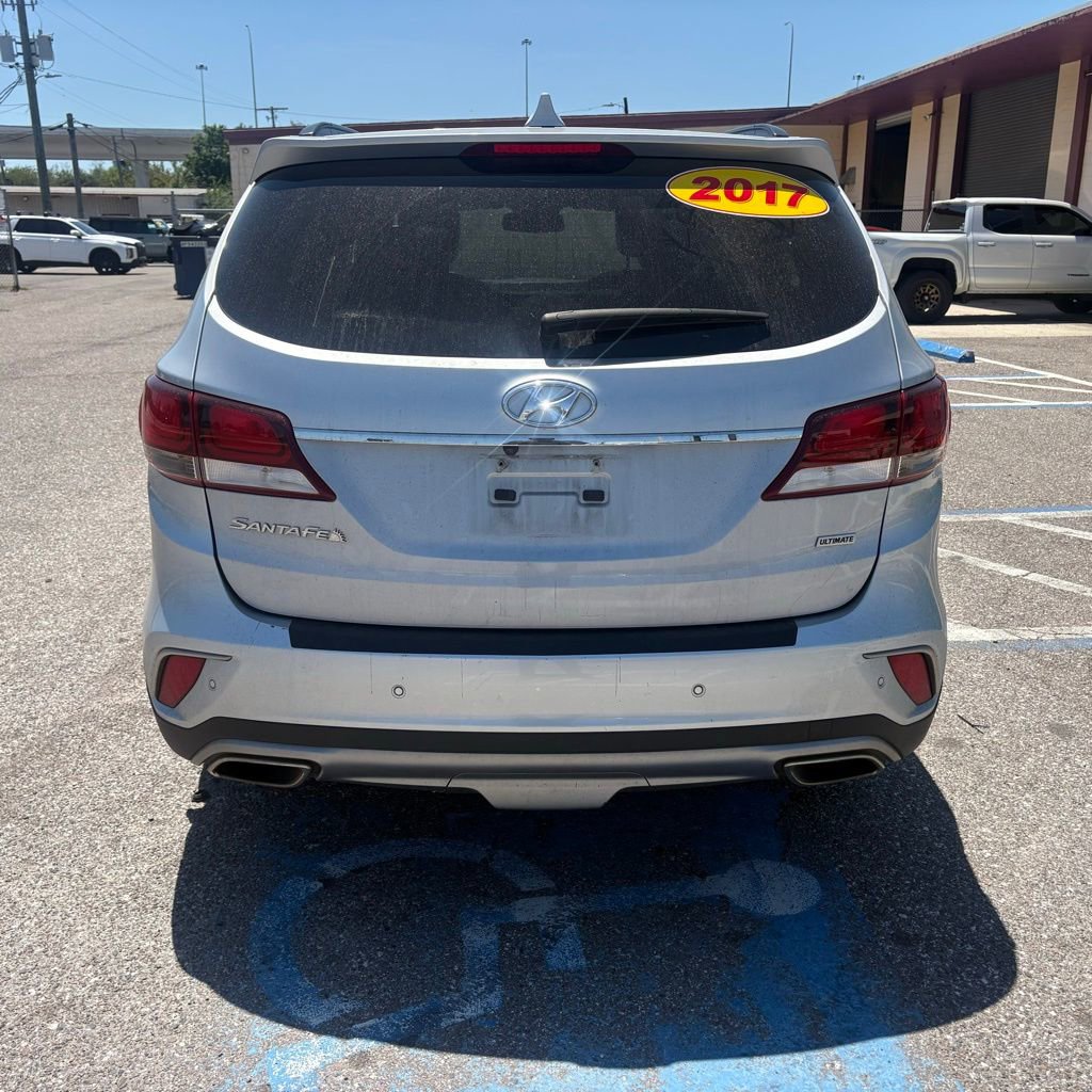 Used 2017 Hyundai Santa Fe SE image 4