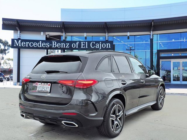 Used 2025 Mercedes-Benz GLC 300 image 3