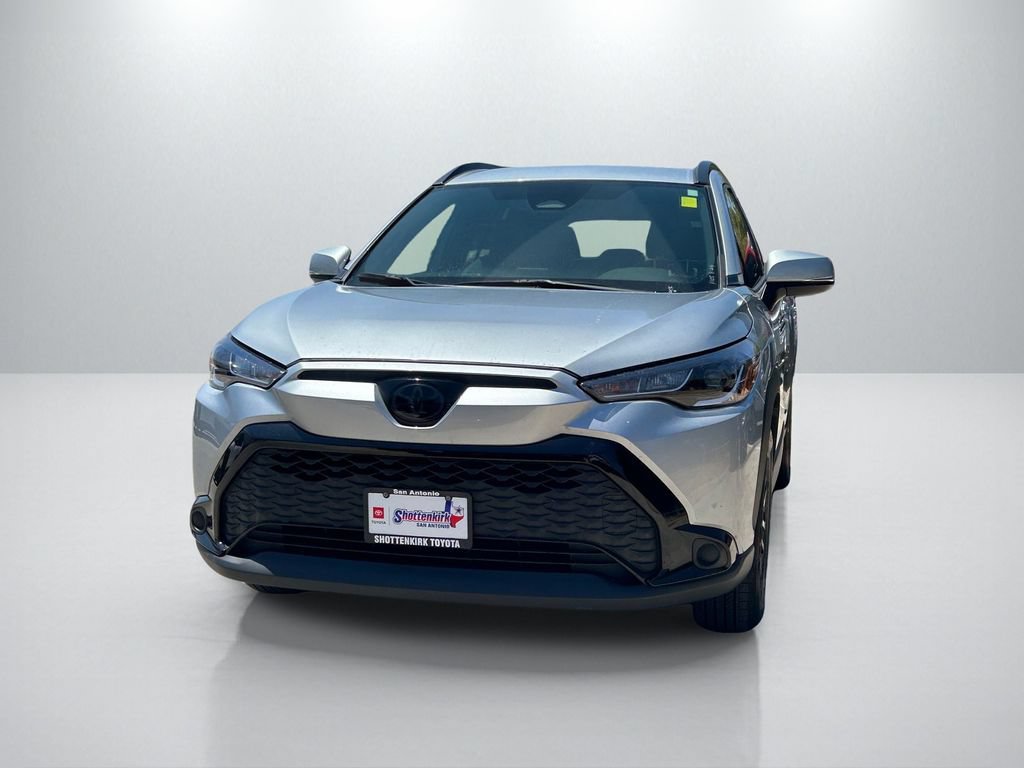 Used 2023 Toyota Corolla Cross AWD Hybrid image 2