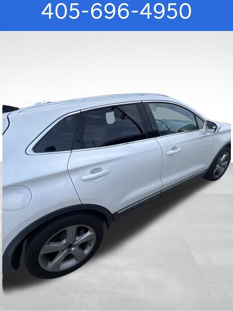 Used 2017 Lincoln MKC Premiere FWD image 2