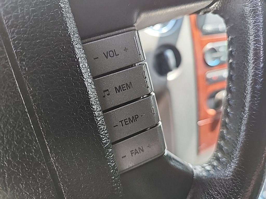 Used 2005 Ford F150 XLT AWD/4WD image 11