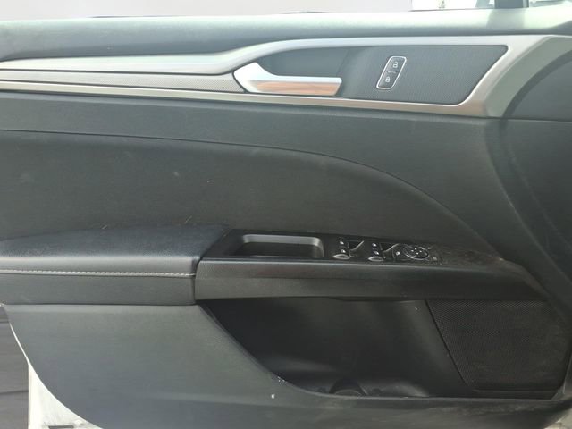 Used 2017 Ford Fusion SE image 17