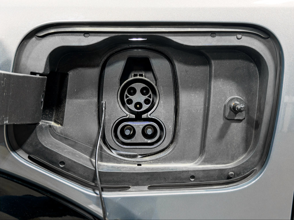 Used 2024 Chevrolet Equinox EV RS w/ Active Safety Package 3 FWD image 5