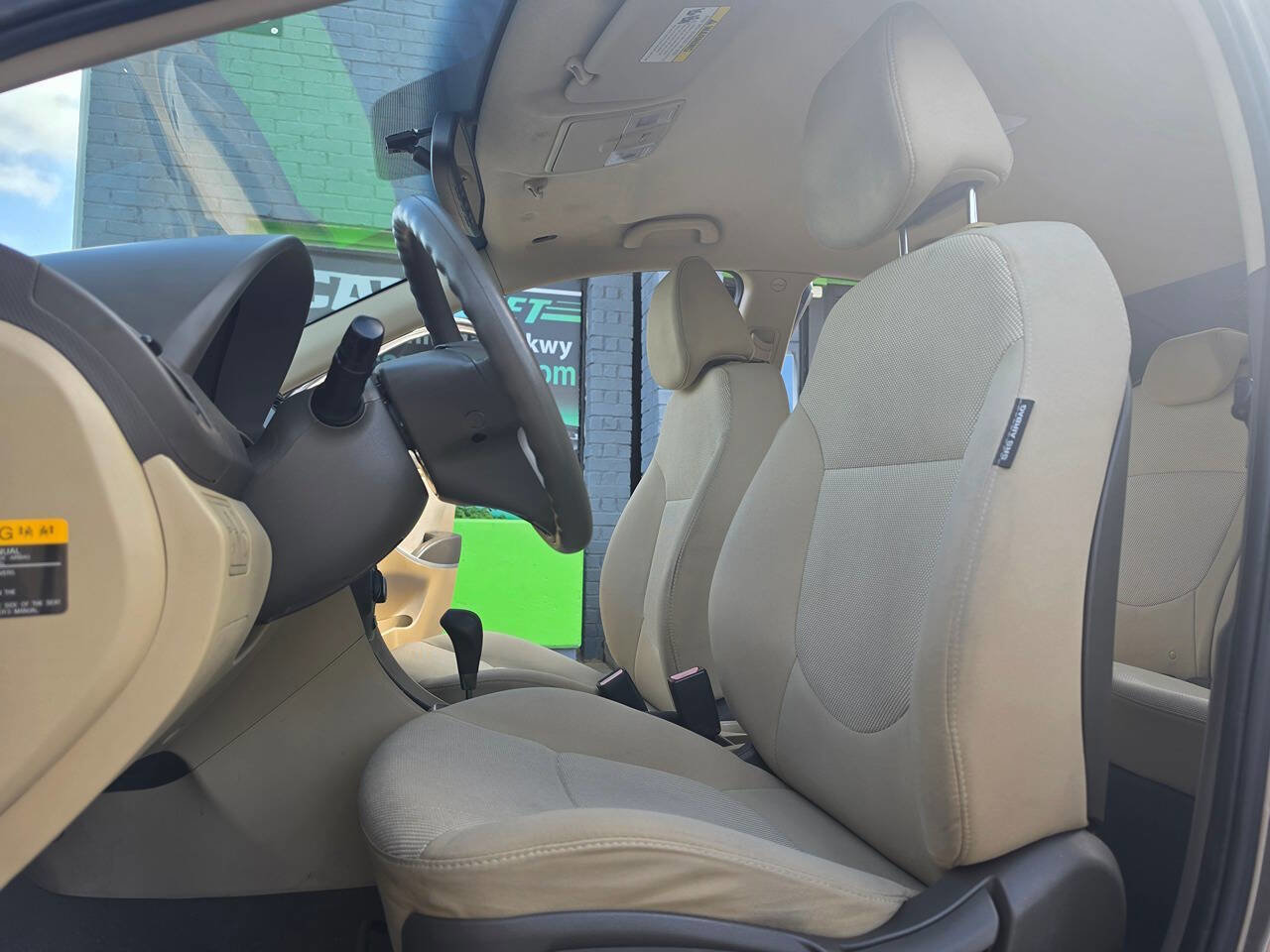 Used 2013 Hyundai Accent GLS FWD image 20