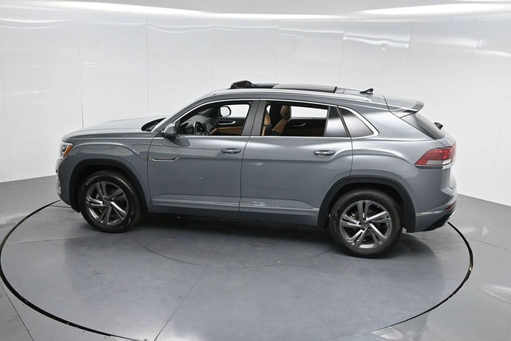 Used 2024 Volkswagen Atlas Cross Sport SEL R-Line AWD/4WD image 65