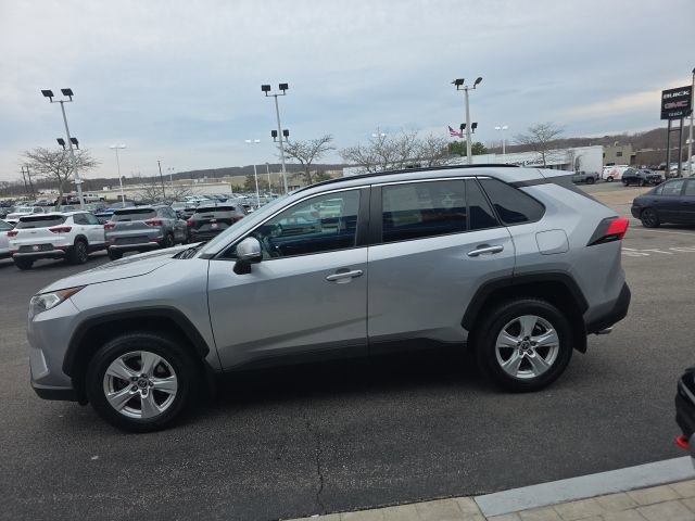 Used 2021 Toyota RAV4 XLE image 5