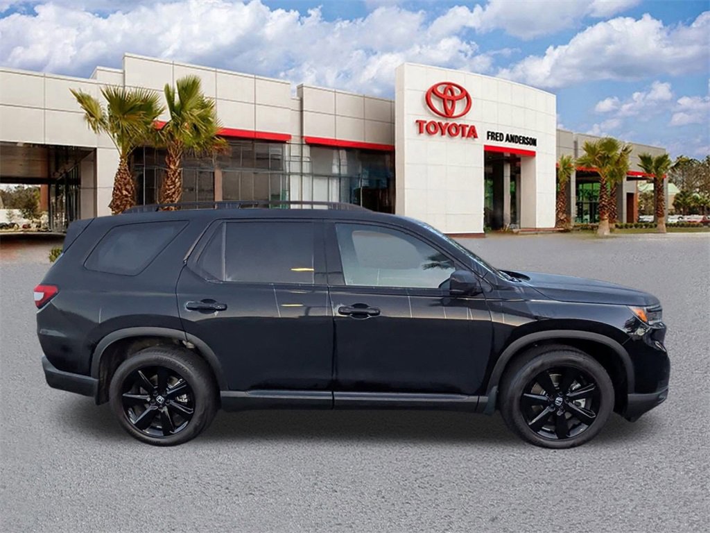 Used 2025 Honda Pilot Black Edition image 3