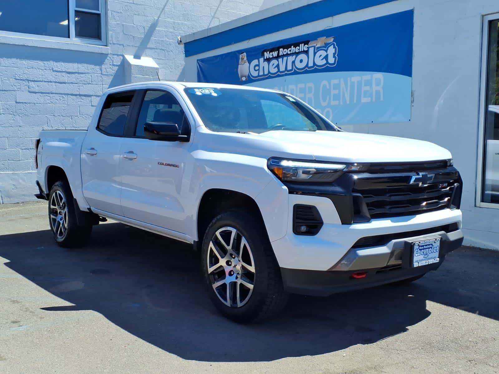 Used 2023 Chevrolet Colorado Z71 w/ Z71 Convenience Package 2 AWD/4WD image 1