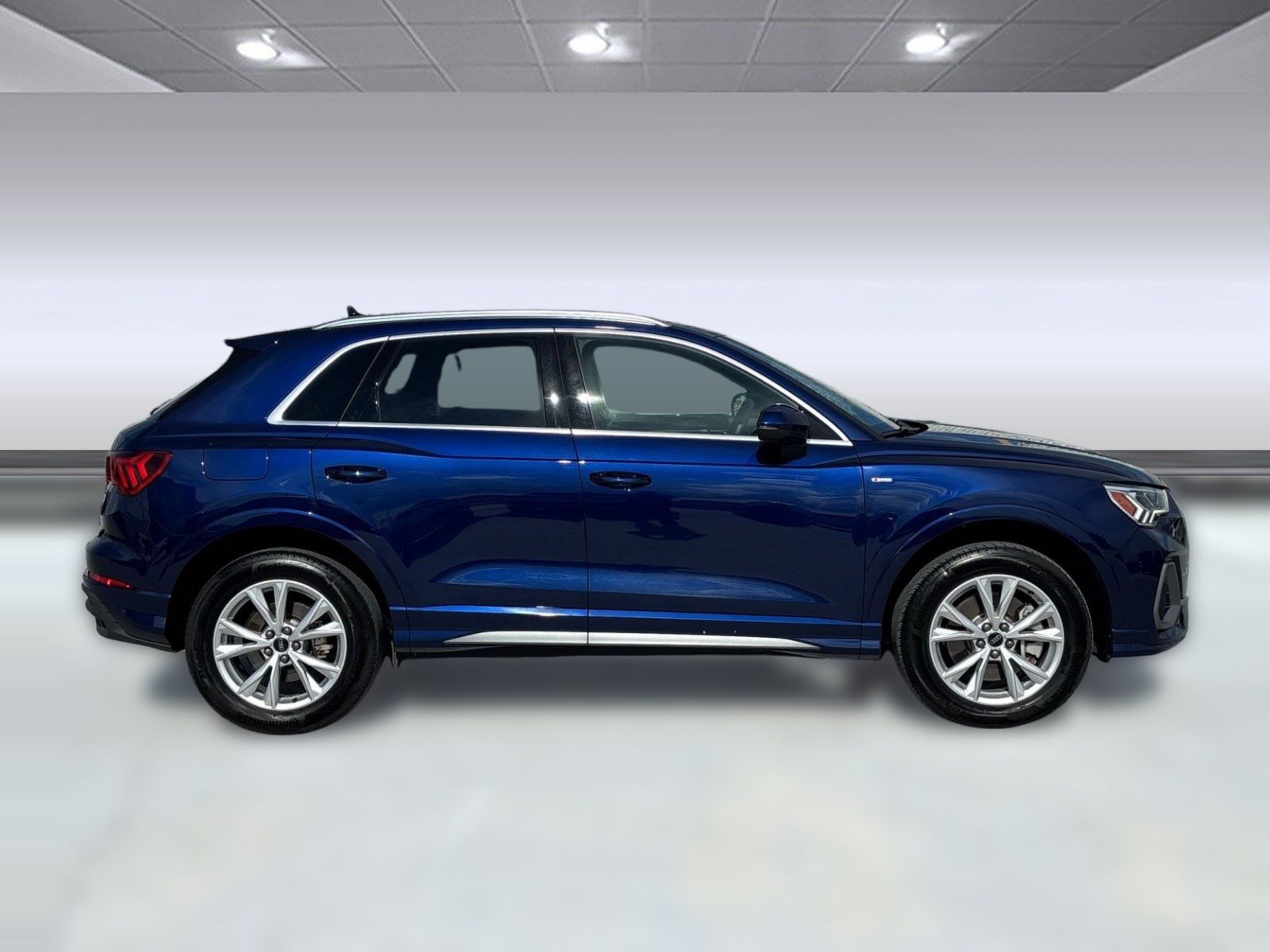 Certified 2025 Audi Q3 2.0T Premium w/ Convenience Package AWD/4WD image 8