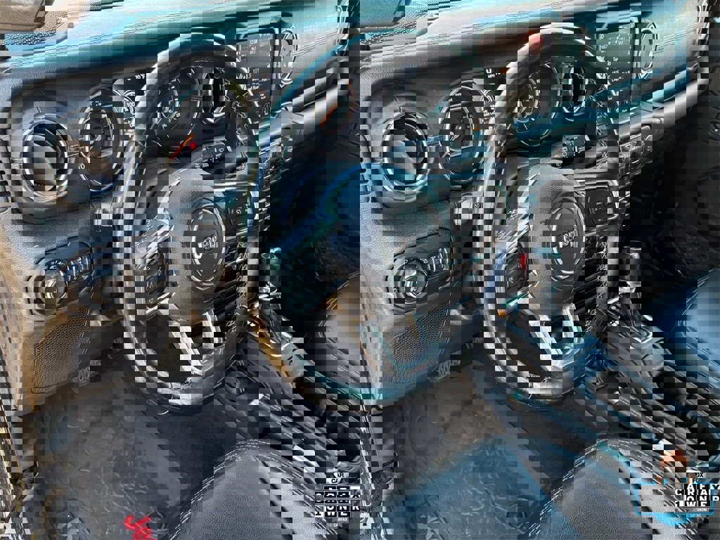 Used 2018 Jeep Wrangler Unlimited Sahara image 18