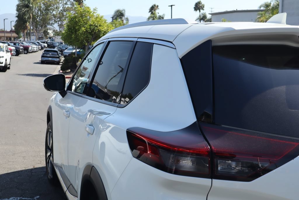 Used 2023 Nissan Rogue SL w/ SL Premium Package FWD image 16