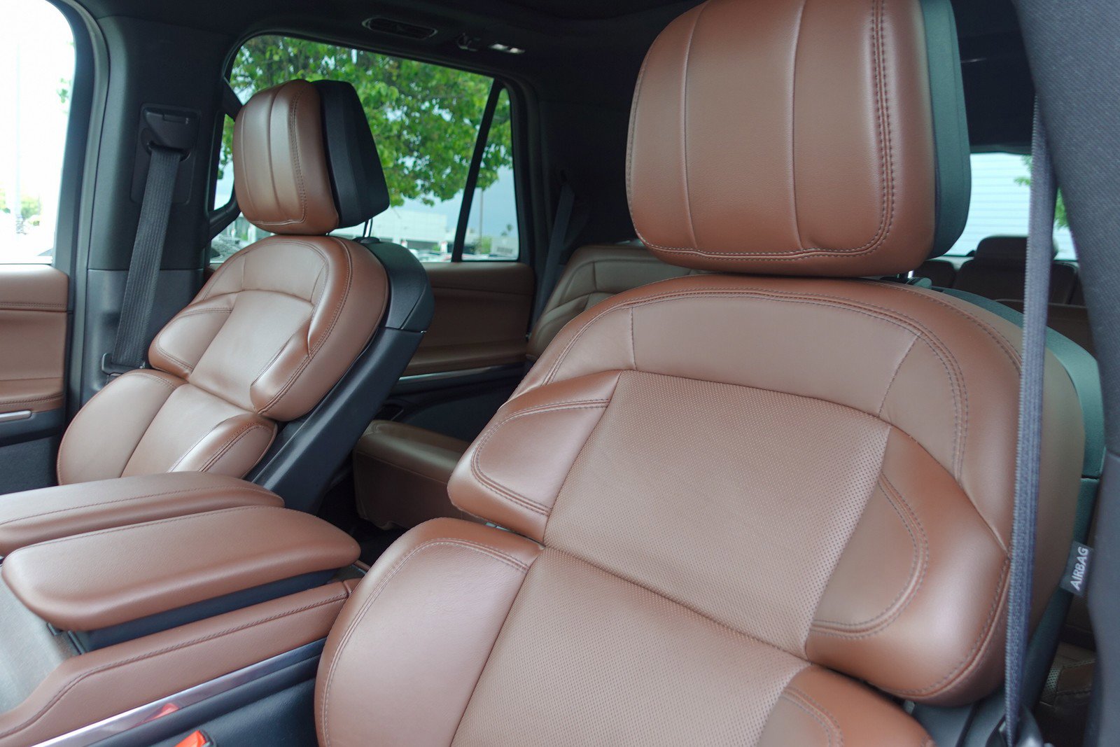 Used 2025 Lincoln Navigator Reserve image 15