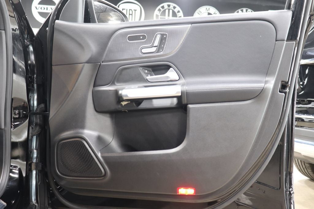 Used 2020 Mercedes-Benz GLB 250 image 22