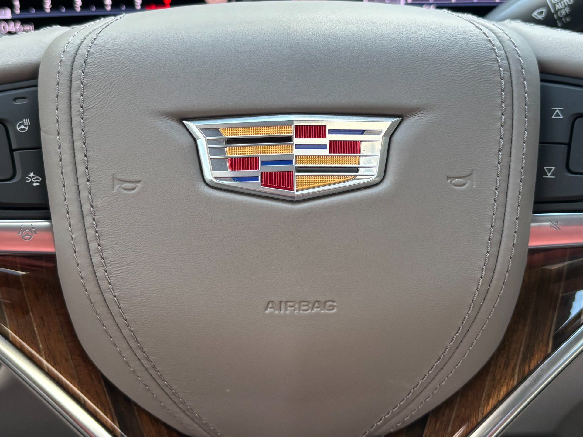 Used 2024 Cadillac Escalade Premium Luxury Platinum w/ LPO, Floor Liner Package AWD/4WD image 42