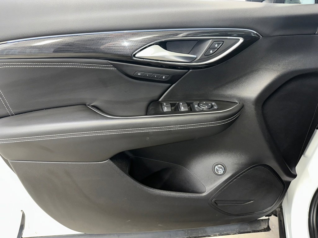 Certified 2023 Buick Envision Essence w/ Sport Touring Package image 5